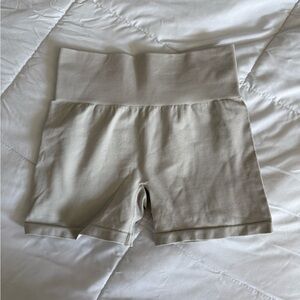 H&M MOVE Ribbed Workout shorts